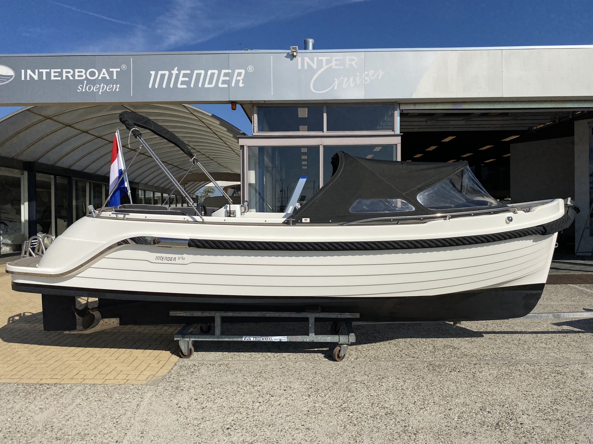 Interboat Intender 640 2012